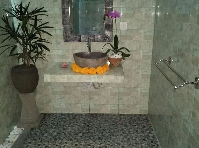 Rona Villa *